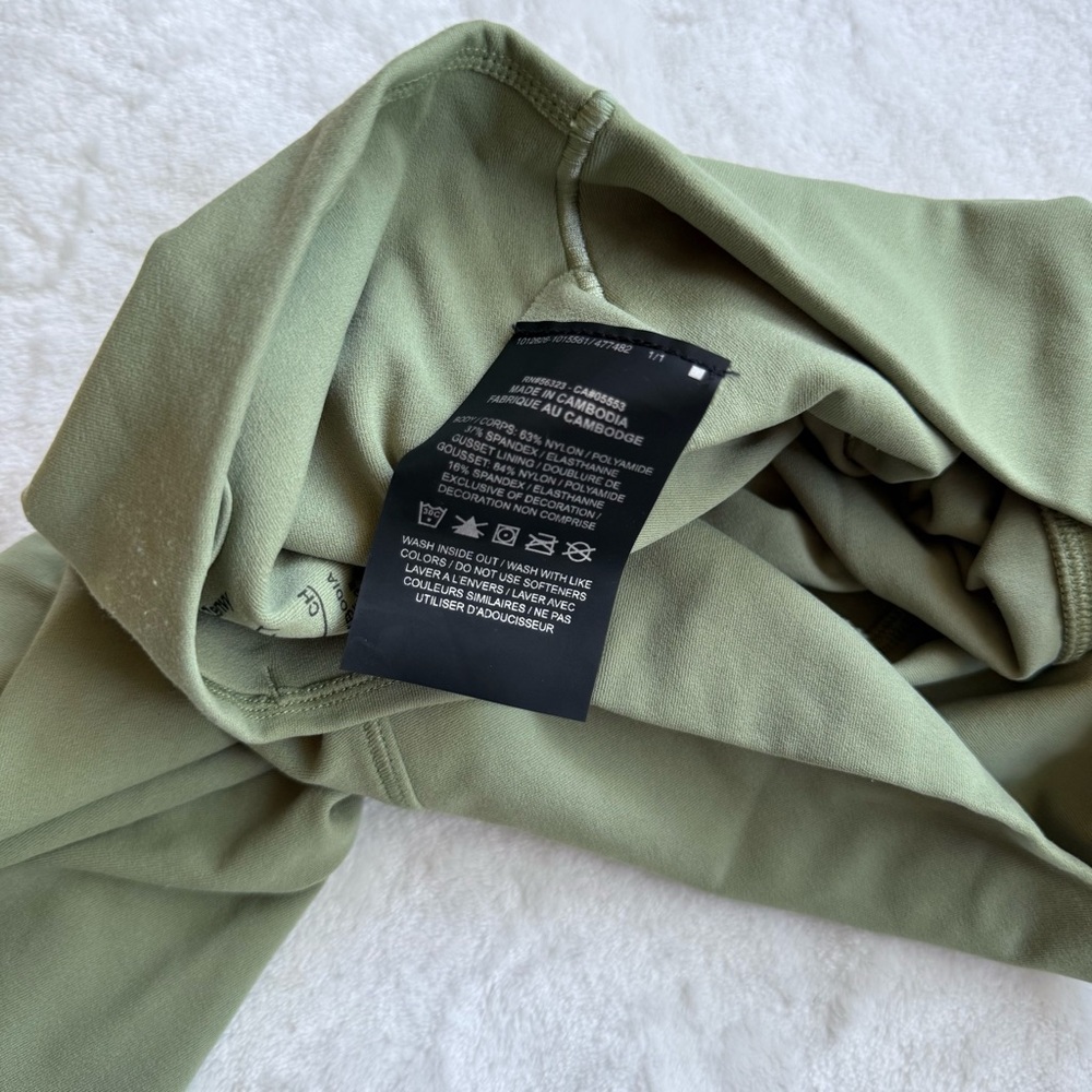 NIKE Zenvy Women's Gentle-Support High-Waisted 8" Biker Shorts - Picture 12 of 12